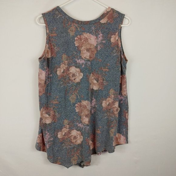 Jodifil gray faded floral button detail V tank L - Picture 6 of 11